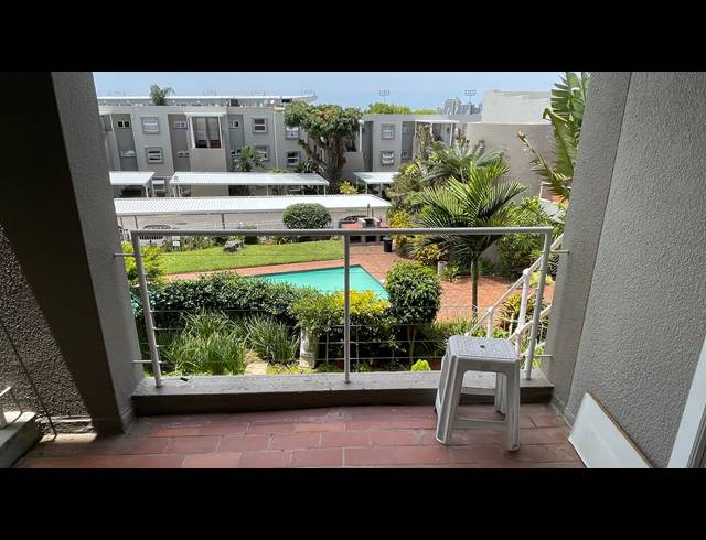 1 BEDROOM APARTMENT FOR SALE IN ESSENWOOD